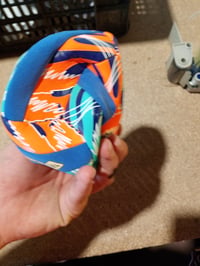 Neoprénová minivolejbalová lopta Schildkröt, veľkosť 2, priemer 15 cm, protišmykový textilný povrch, odolná voči slanej vode, vhodná pre deti, používaná 4