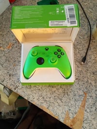 Controler wireless Xbox Velocity Green, compatibil cu Xbox Series X, Series S, Xbox One, Windows 10, 11, Android și iOS, verde 2