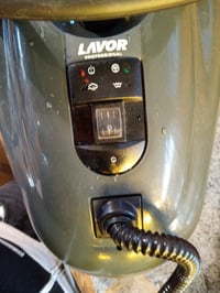 Aparat de curățat cu abur profesional Lavor GV KONE 2300W 4 bari 143°C gri — defect, pentru piese: nu încălzește apa (stare: vezi a doua fotografie) 2