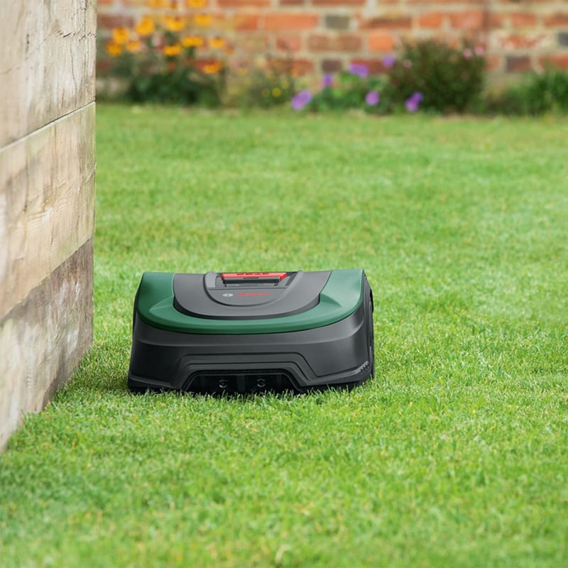 Bosch Indego M+ 700 Robotfűnyíró 18V Akkumulátorral, Applikáció Vezérléssel, 19 cm Vágásszélességgel, 700 m² Területre