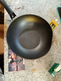Wok din aluminiu Fissler Adamant 28 cm, strat antiaderent rezistent la zgârieturi, margine înaltă — prezintă o lovitură (stare: vezi a 2-a imagine) 2