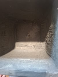 Štvorcový betónový kvetináč Kante s motívom leva, 2 ks, 25,4 a 32,8 cm — menší je na viacerých miestach poškodený (stav: pozri 2. obrázok) 5