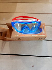 Detská plavecká maska Arena The One Mask Junior s úpravou proti zahmlievaniu, UV ochranou a samonastaviteľným nosným mostíkom, modro-červená 2