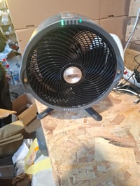 Shark FlexBreeze Pro FA300EU prijenosni ventilator s raspršivačem (baterijski, stolni i samostojeći), 5 — bez daljinskog upravljača (stanje: vidi 2. sliku) 3