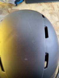 Cyklistická a kolobežková prilba CASR Style pre dospelých, čierna, veľkosť L, mestská — poškriabaný vrch a štít (stav: pozri 2. obrázok) 4