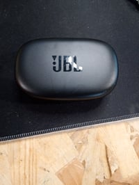 Bezdrôtové slúchadlá JBL Endurance Peak 3 — Nabíjacie puzdro (náhradný diel) 3