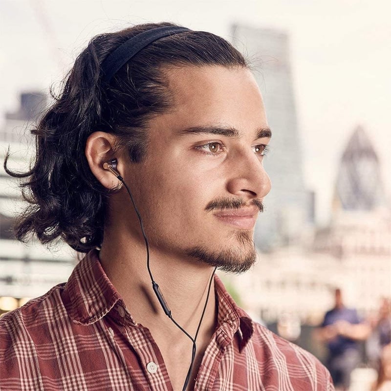 1MORE E1001 Triple-driver Hi-Fi fülhallgató mikrofonnal - iOS és Android kompatibilis prémium minőségű headset, arany színben