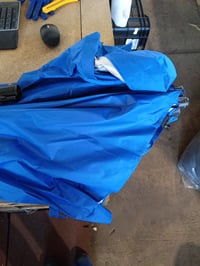 Sport-Brella Premiere UPF 50+ Napernyő Menedék Oldalpanelekkel és Döntési Mechanizmussal, Homokba és Füvbe Rögzíthető Horgonnyal, Élénk Kék 2
