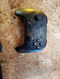 Bežični kontroler Nintendo Switch Pro za konzolu Nintendo Switch, crni — istrošenost s prednje strane (stanje: vidi 2. sliku) 3