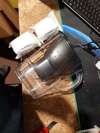 Filtračná kanvica BRITA Marella s 3x filtračnou vložkou MAXTRA PRO Pure Performance, 2,4 l, grafitovo sivá — Poškriabaný obal (stav: pozri 2. obrázok) 2