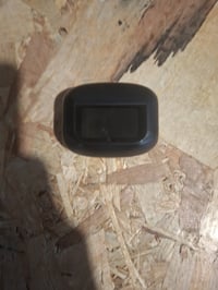 Thunelec 2026 Bluetooth 5.4 Fülhallgató Érintőképernyővel — hibás, részben működik: elengedett kijelző-ragasztás (állapot: lásd a 2. képet) 2