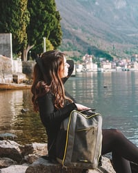 Cabin Max Kézipoggyász Hátizsák 40x20x25 cm Ryanair Wizz Air EasyJet Utazási Táska Manhattan 20L Fekete 2