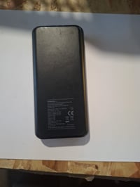 Prenosná nabíjačka Cellularline Power Bank 20000 mAh, USB-C vstup 10,5 W, 2x USB výstup 12 W, LED indikátor, čierna 3