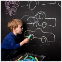 Folie tablă autoadezivă Calaisco 200x45 cm, suprafață pentru cretă, include 5 crete colorate, folie tablă școlară cu lipire pe perete 3