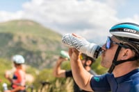 Cyklistická fľaša CamelBak Podium Chill – dvojstenná tepelná izolácia – samozatvárací uzáver – 710 ml – čierna 5