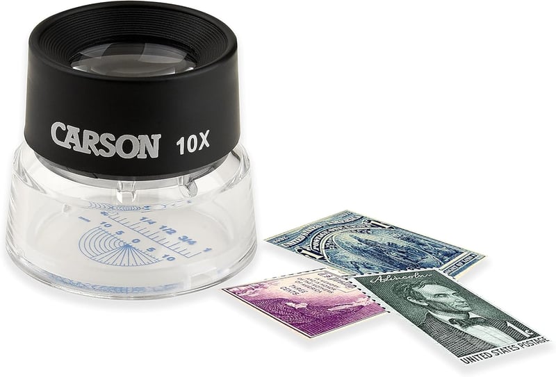 Carson 10x nagyítóüveg állvánnyal és mérési skálával