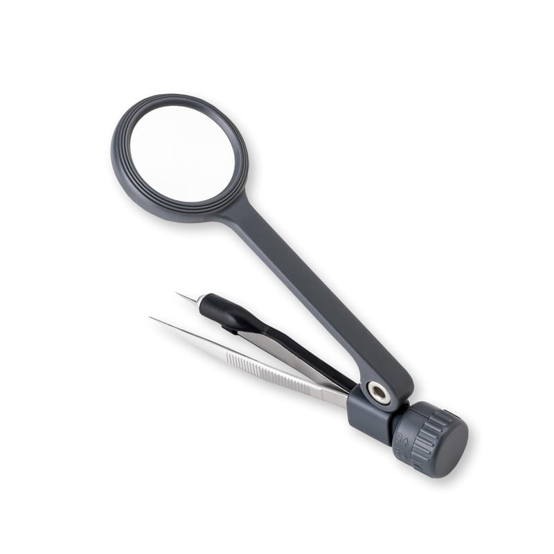 Carson MagniGrip LED zväčšovacia lupa 4,5x s precíznou pinzetou, MG-88 – sivá