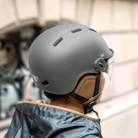 CASR Style prilba na bicykel a kolobežku pre dospelých, so šiltom, odnímateľnými chráničmi uší, vetraním, nastaviteľná – sivá, veľkosť L 4