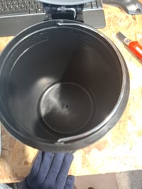 Coș de gunoi cosmetic cu pedală WENKO Léman, 3 litri, gri mat, cu găleată interioară detașabilă — capac lovit (stare: vezi a 2-a imagine) 4