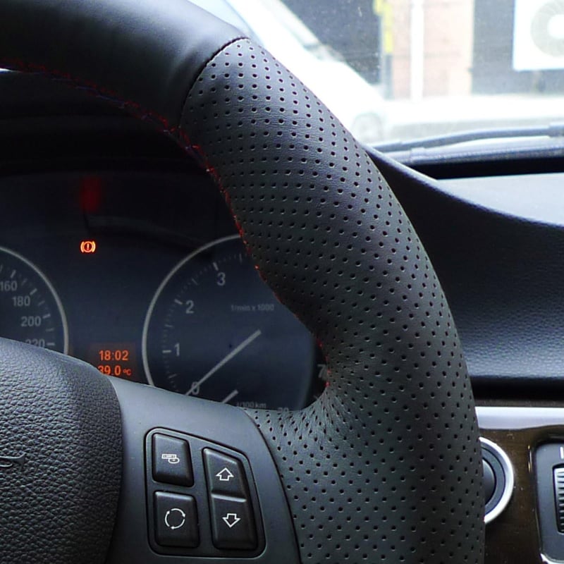 Husă volan MEWANT din piele ecologică neagră/velur, antiderapantă, personalizabilă, pentru modelele BMW E90 320i 325i 330i 335i E87 120i 130i 120d