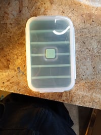 Formă de silicon pentru congelator OlyPegic cu capac, 6 compartimente, 2 bucăți, pentru supe, sosuri, cuburi de unt și — clapeta capacului ruptă (stare: vezi a 2-a imagine) 3