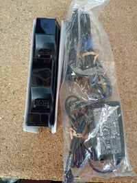 Stație de încărcare Sony DualSense pentru controller PlayStation 5 — netestată (netestată, accesorii lipsă) (stare: vezi a 2-a imagine) 3