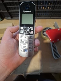 Bezdrôtový telefón Panasonic KX-TG6821GB DECT so záznamníkom, režim Eco — chýba kryt batérie (stav: pozri 2. obrázok) 3