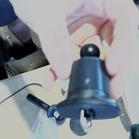 GRIFEMA auto držač za telefon s vakuumskom čašicom i za ventilacijski otvor, 4,7-7,2 — Ljepilo na dnu se odvojilo, mjestimice izgrebeno (stanje: vidi 2. sliku) 3