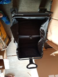 Skladací vozík SURFOU 200 l, nosnosť 160 kg, 84x48x100 cm — prasknutý držiak kolesa na jednej strane (stav: pozri 2. obrázok) 4