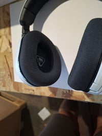 Bezdrôtové herné slúchadlá Turtle Beach Stealth 600 biele PS5 PS4 PC Bluetooth 80-hodinová výdrž batérie 50 mm meniče používané 3