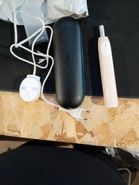 Periuță de dinți electrică Oral-B iO Series 2, pachet DUO – Incomplet (lipsește periuța neagră și capul de periaj), utilizat, negru/roz – set 1 bucată 4
