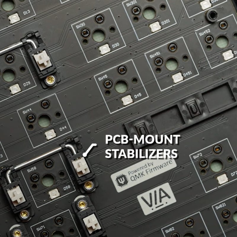 Keychron K8 Pro vezeték nélküli TKL mechanikus billentyűzet, RGB háttérvilágítással, piros Gateron G Pro kapcsolókkal