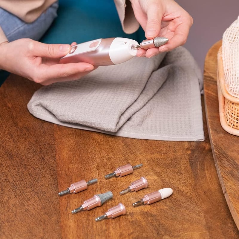 Cecotec Bamba PinkyCare 700 elektromos manikűr-pedikűr készlet 7 fej 5 sebességgel