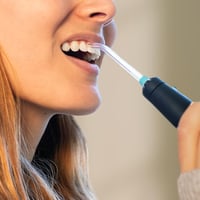 Cecotec Bamba ToothCare Jet Clean szájápolási állomás szájzuhannyal és elektromos fogkefével - 600 ml, 10 nyomásszint 3