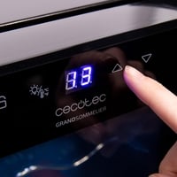 Vitrină pentru vinuri Cecotec Bolero GrandSommelier 1250 CoolCrystal, 12 sticle, răcire termoelectrică, 35 dB, silențioasă, 8-18°C, panou tactil, iluminare LED 7