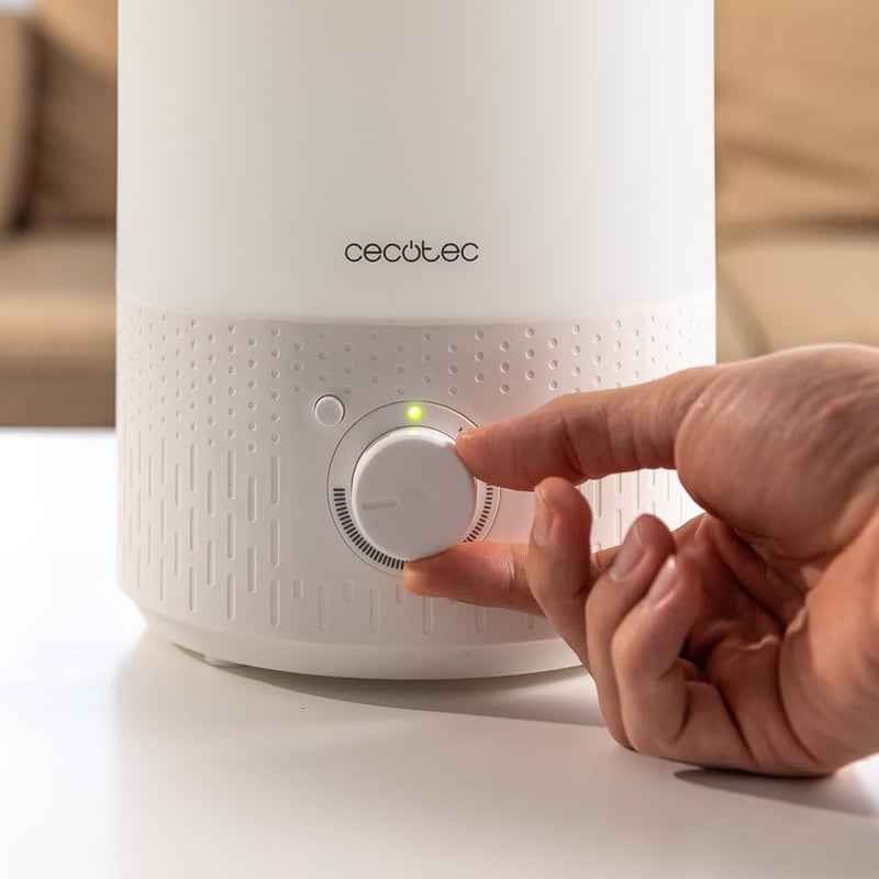 Cecotec Breezecare 2500 Light párásító 2,5L tartály, 250ml/h, LED világítás, 30m² lefedettség