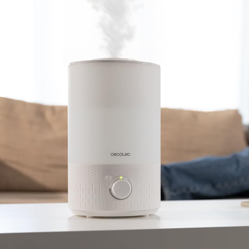 Cecotec Breezecare 2500 Light párásító 2,5L tartály, 250ml/h, LED világítás, 30m² lefedettség