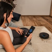 Cecotec Conga Y50 X-Treme robotski usisavač i brisač s bazom za automatsko pražnjenje, laserska navigacija, usisna snaga 5000 Pa, spremnik od 3L, višenamjenska četka, aplikacija 10