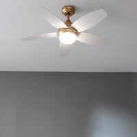 Stropný ventilátor Cecotec EnergySilence Aero 4200 GoldLightWood so svetlom – 106 cm, 53 W motor, 15 W LED, 3 úrovne jasu, diaľkové ovládanie, 5 lopatiek 2