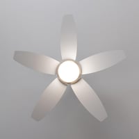 Stropný ventilátor Cecotec EnergySilence Aero 4200 GoldLightWood so svetlom – 106 cm, 53 W motor, 15 W LED, 3 úrovne jasu, diaľkové ovládanie, 5 lopatiek 4