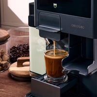 Cecotec Freestyle Grind & Latte aparat za kavu na kapsule, 1400 W, 20 bara, spremnik za vodu 1,6 L, konusni mlinac za kavu, zaslon osjetljiv na dodir, automatsko čišćenje 7