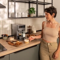 Cecotec FreeStyle Latte T kapszulás kávéfőző, 1,6 l víztartály, 400 ml tejtartály 6