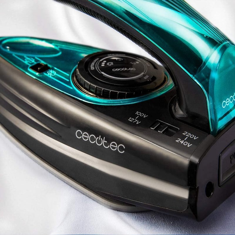 Cecotec GoForce 8000 összecsukható titán gőzvasaló utazáshoz, 1200W, 53g/perc gőz