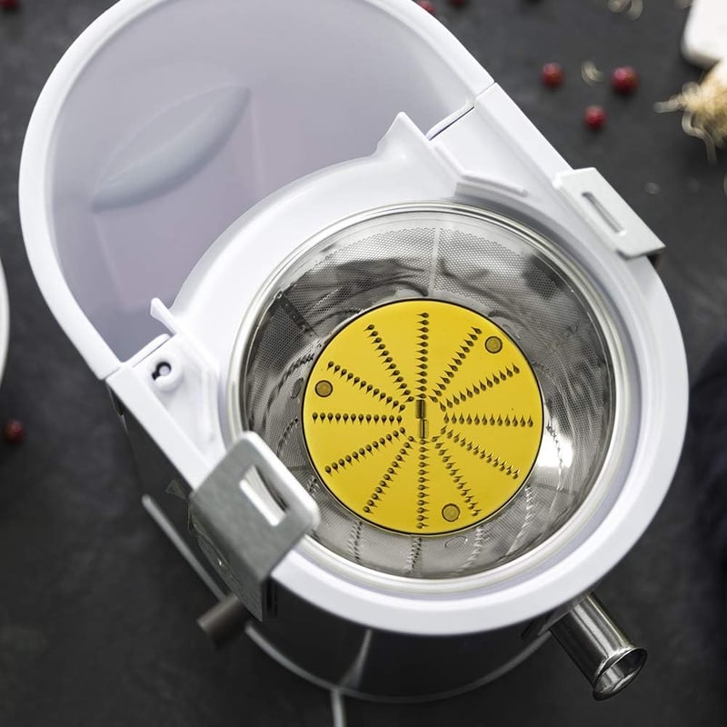 Cecotec Orbital StrongTitanium 19000 XXL gyümölcscentrifuga 1300W, titánium korongos, 2 sebességfokozat