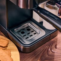 Cecotec Power Espresso 20 ColdBrew Latte+ Eszpresszógép 1350W 20 bar Színes Érintőkijelző 1,5L Víztartály 500ml Tej Sötét Acél Dupla Kar 10