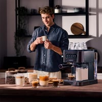 Cecotec Power Espresso 20 ColdBrew Latte+ Eszpresszógép 1350W 20 bar Színes Érintőkijelző 1,5L Víztartály 500ml Tej Sötét Acél Dupla Kar 3