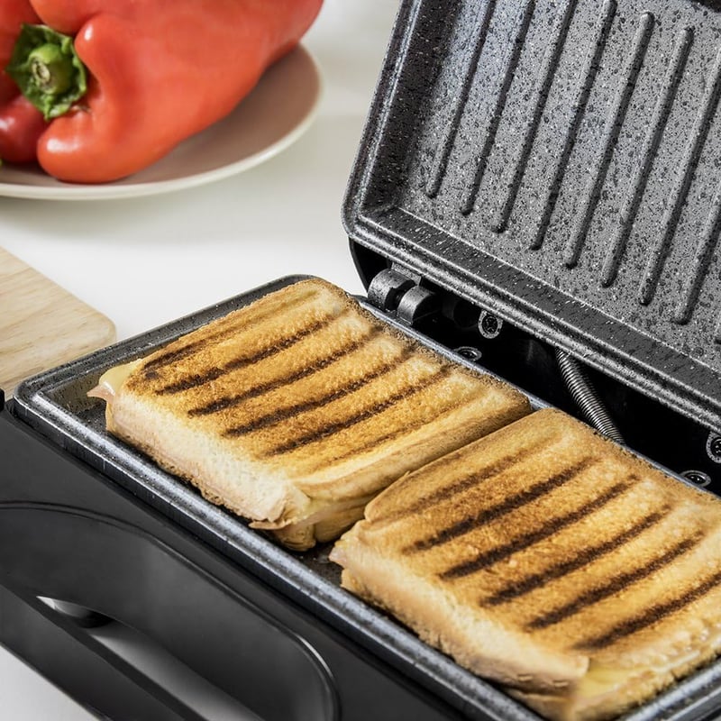 Cecotec szendvicssütő grill felülettel, 2 szendvicshez, 750W, nem tapadó bevonat