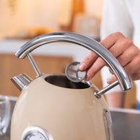 Cecotec ThermoSense elektromos vízforraló 1,8L 2200W hőmérsékletes beige 5