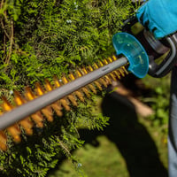 Škare za živicu Cecotec TitaniumSword 610 XL - duljina reza 61 cm, 500 W, motor bez četkica, titanijske oštrice, debljina grana 20 mm, rotirajuća ručka 5