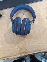 Bowers & Wilkins PX7 S2 Bluetooth 5.0 bezdrôtové slúchadlá s potlačením hluku — chybné, na náhradné diely: nezapnú sa (stav: pozri 2. obrázok) 2